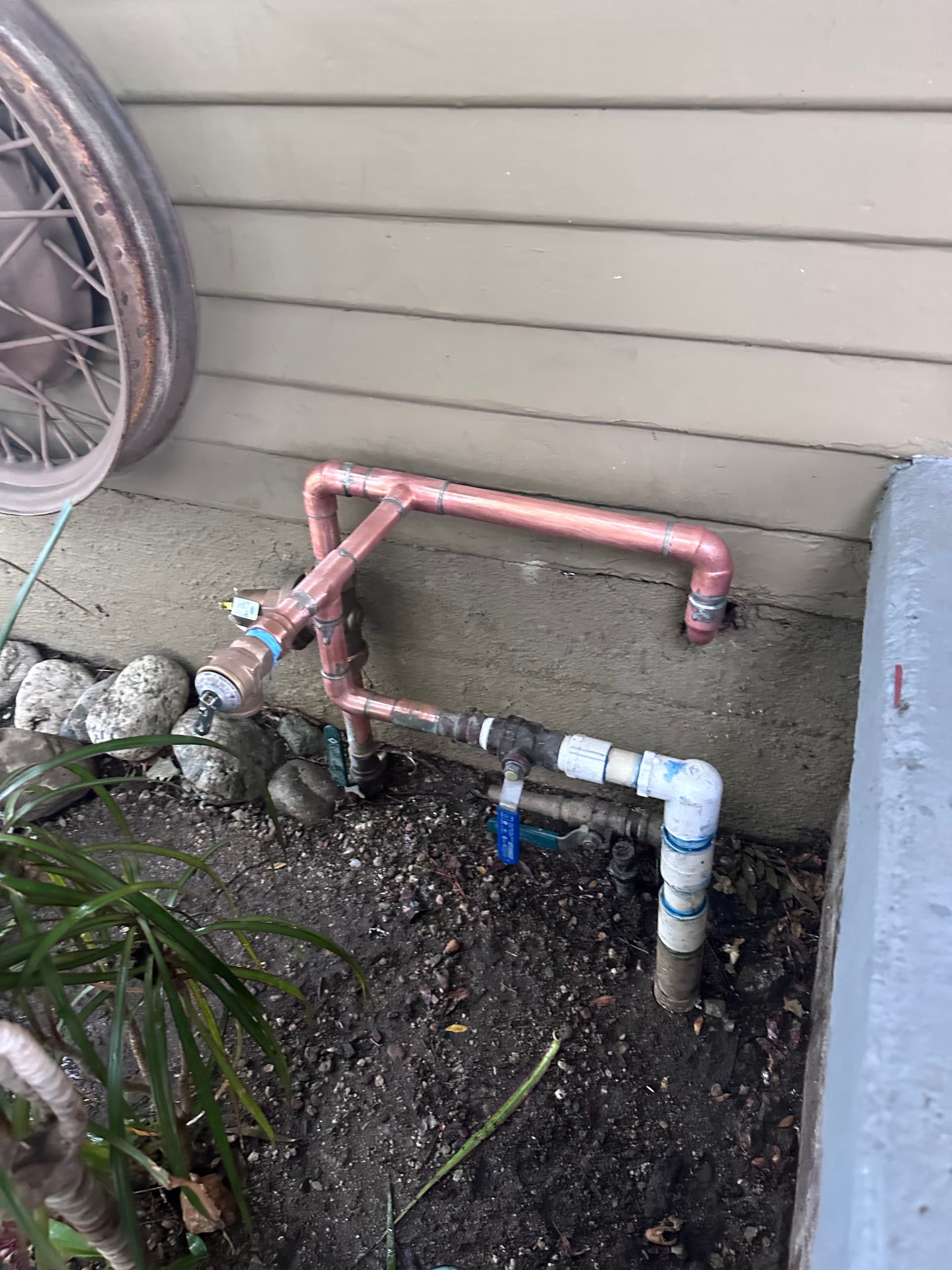 Gallery photos for Efficient Gas Line Update with New Pressure Regulator: Image #2