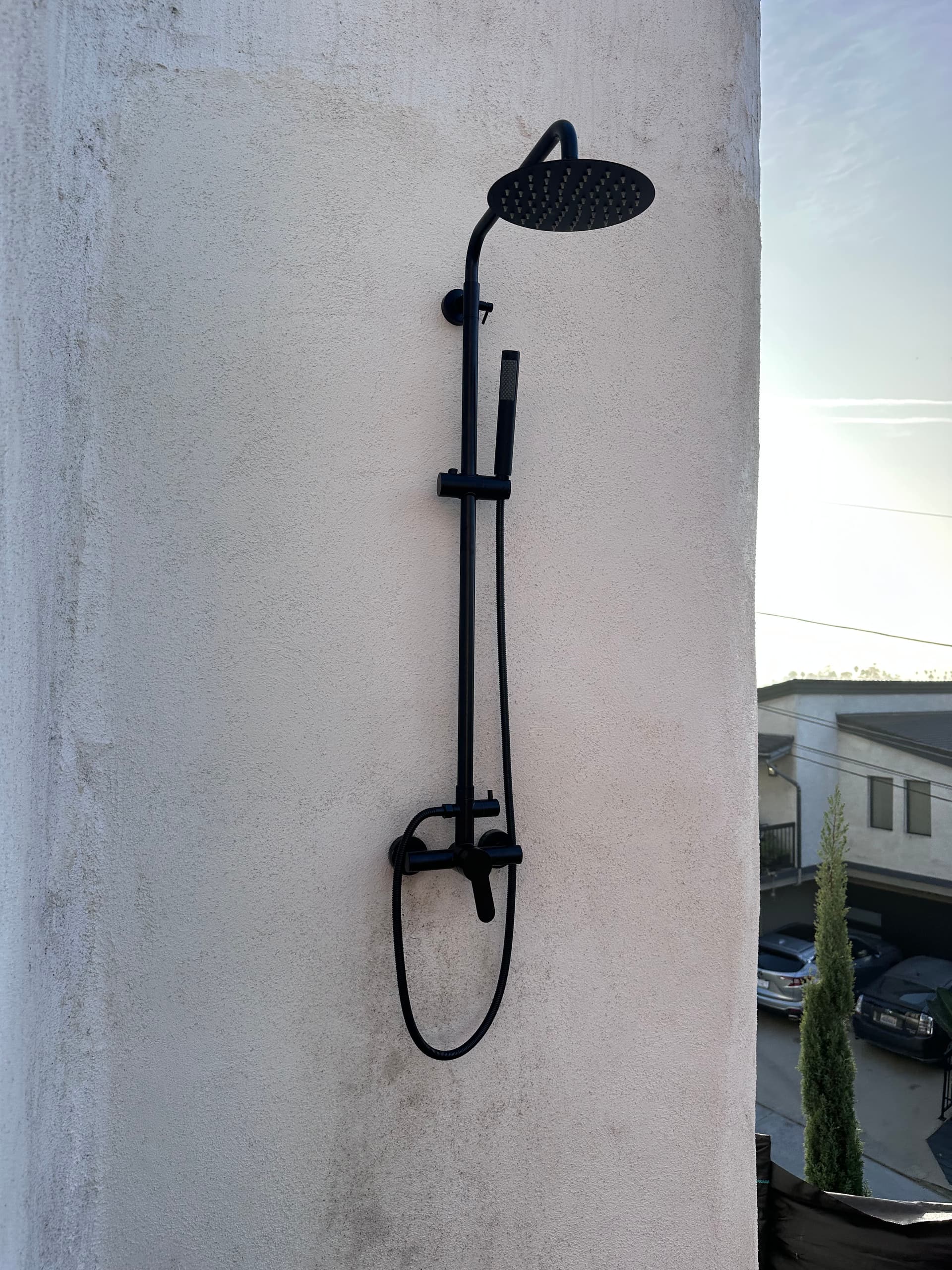 Gallery photos for Modern Outdoor Shower Installation: Image #1