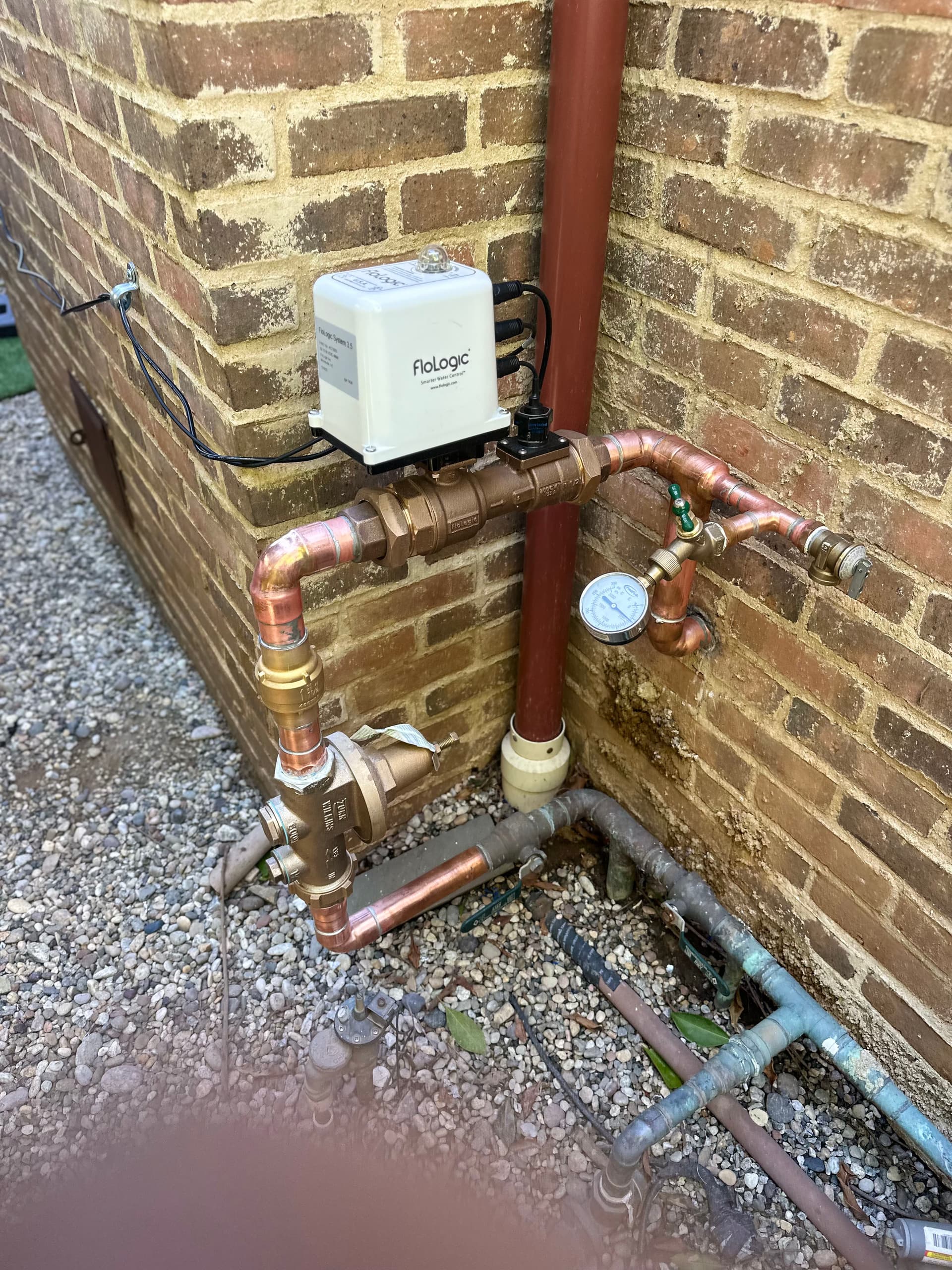 Gallery photos for Sleek Copper Piping Upgrade with FloLogic Installation: Image #4